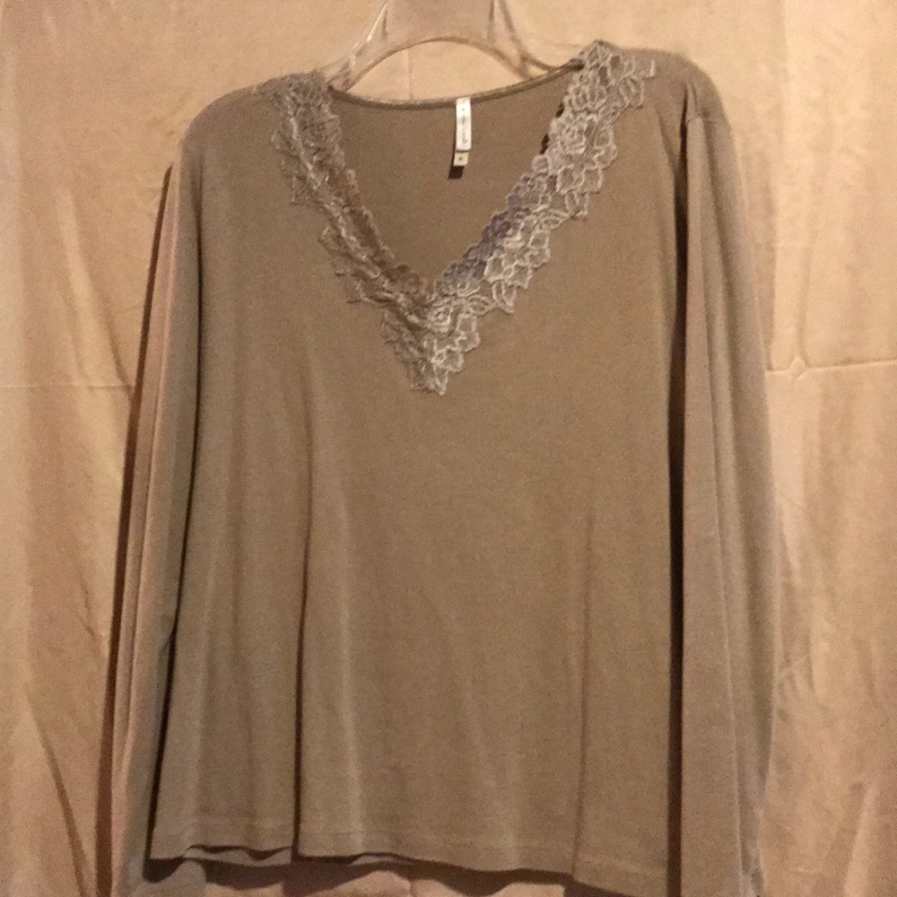 Long sleeved top